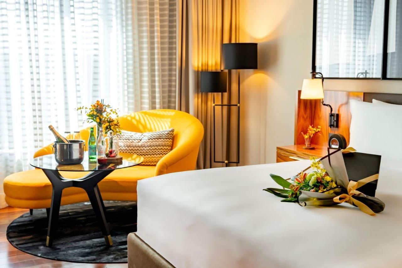 Four Seasons At Nacoes Unidas Hotel