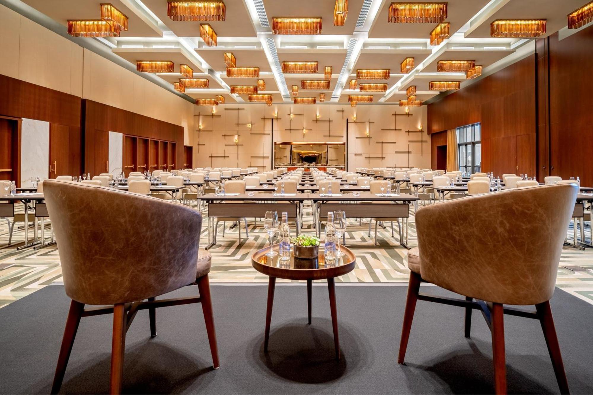 Four Seasons At Nacoes Unidas 5*