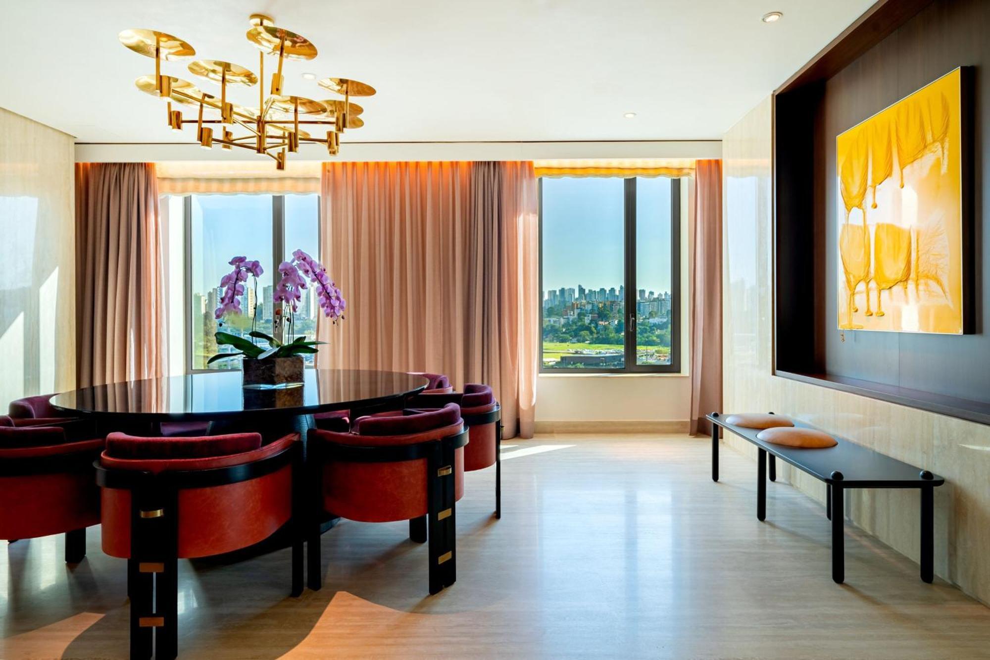 Hotel Four Seasons At Nacoes Unidas 5*
