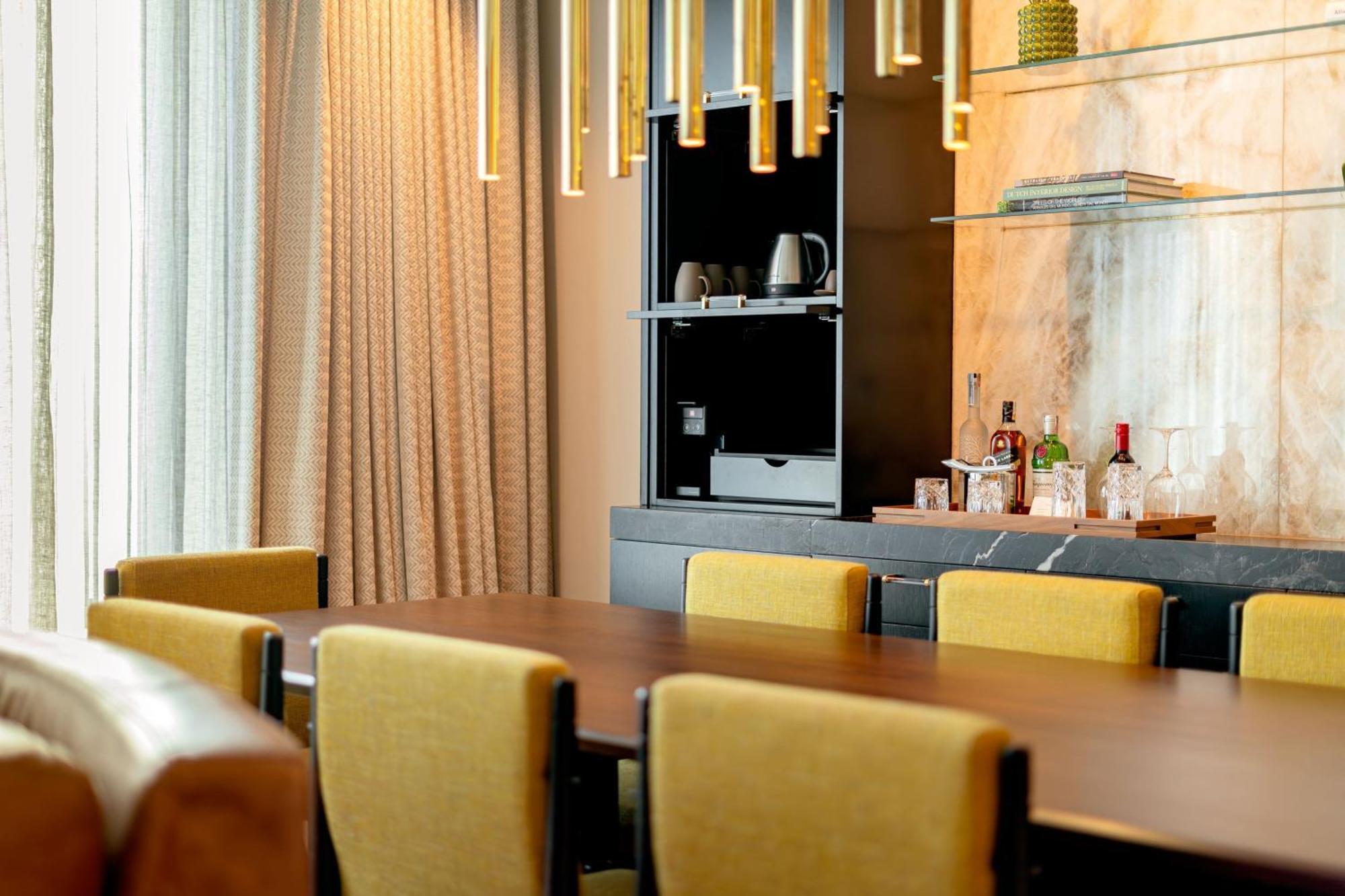 Four Seasons At Nacoes Unidas